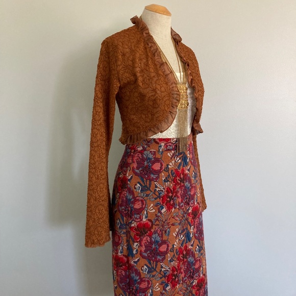 Lace Bolero with Bell Sleeves, Size M - Picture 3 of 10